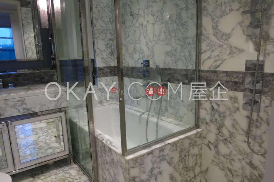 HK$ 25,000/ month | The Pierre, Central District Intimate 1 bedroom with balcony | Rental