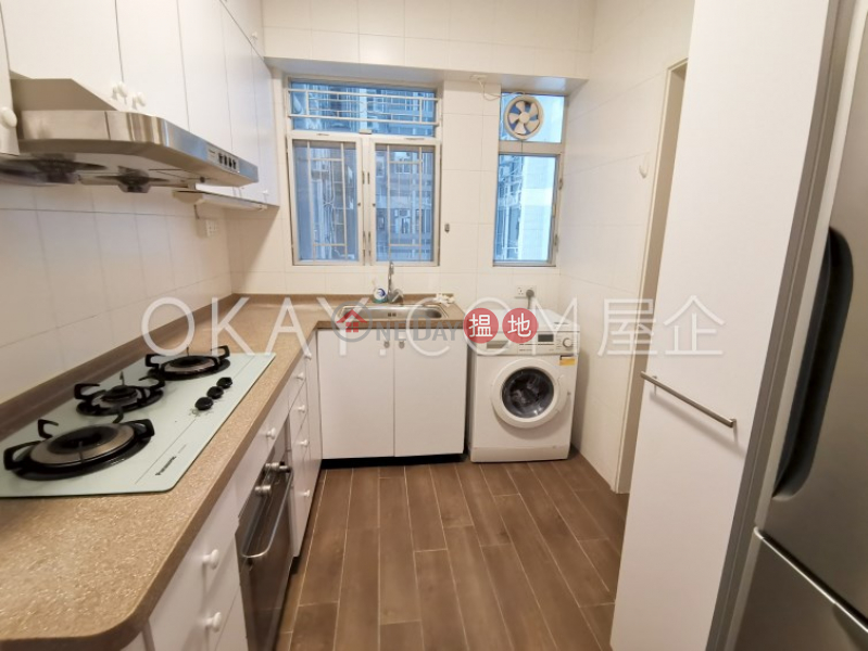 Efficient 3 bedroom with balcony & parking | For Sale | Greenville Gardens 嘉苑 Sales Listings