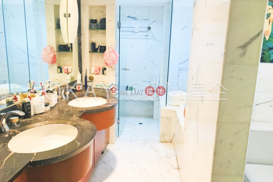 HK$ 120M The Waterfront Phase 2 Tower 5 Yau Tsim Mong | Gorgeous 4 bedroom with balcony & parking | For Sale
