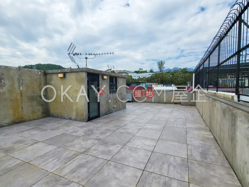 HK$ 28,800/ month | Lake Court Sai Kung | Intimate house with sea views, rooftop & balcony | Rental