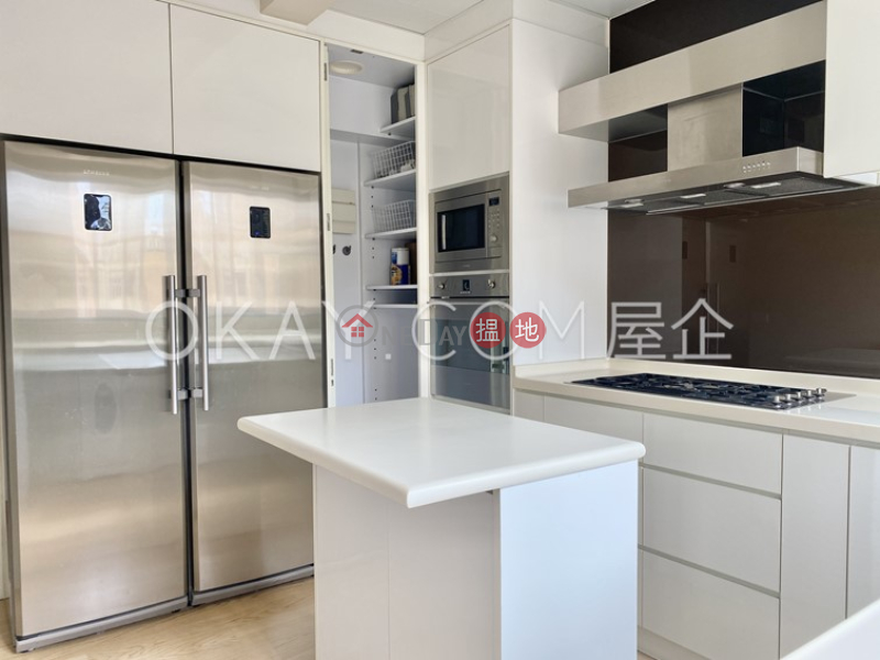 HK$ 50,000/ month | Block 45-48 Baguio Villa Western District | Efficient 2 bed on high floor with rooftop & balcony | Rental