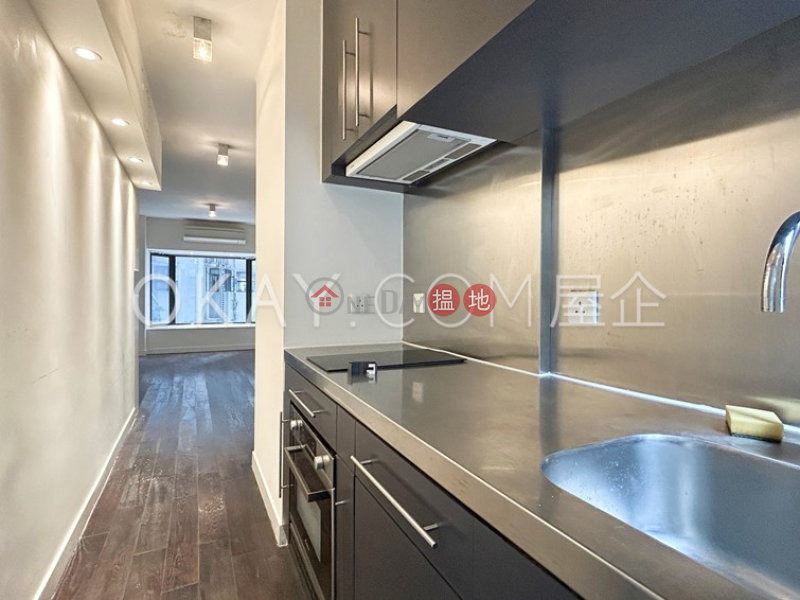 HK$ 28,800/ month, Fook Kee Court | Western District | Lovely 1 bedroom in Mid-levels West | Rental
