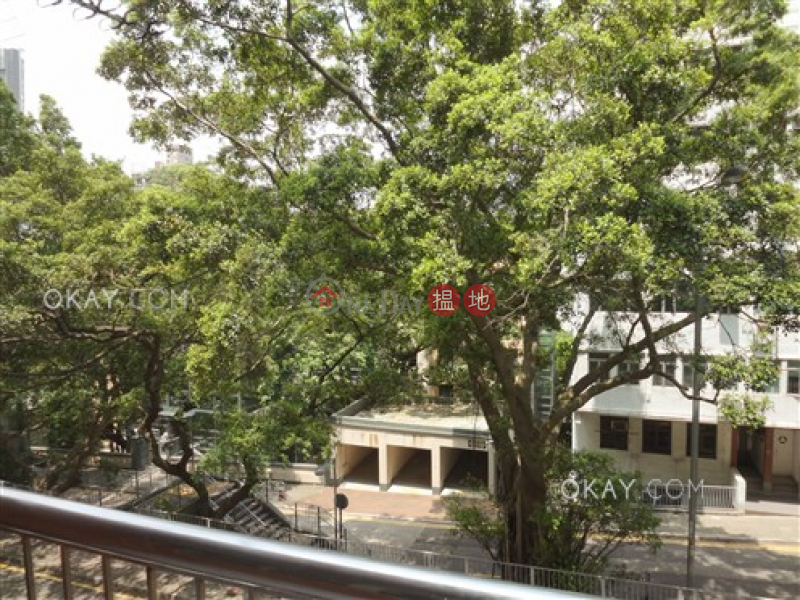 HK$ 26,000/ month Breezy Mansion, Western District | Practical 2 bedroom with balcony | Rental