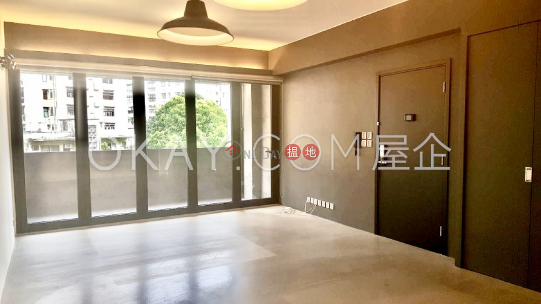 Stylish 3 bedroom with balcony & parking | Rental | Waiga Mansion 維基樓 Rental Listings