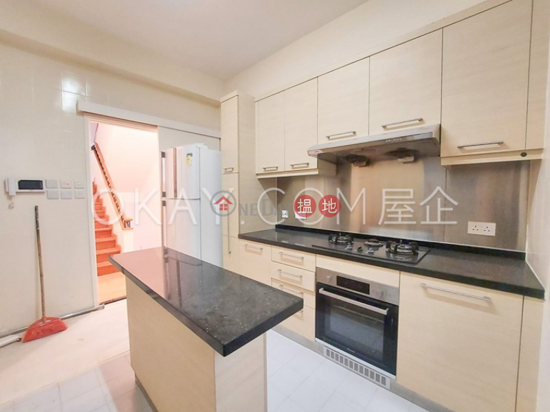 HK$ 88,000/ month, Banyan Villas Southern District, Beautiful house with rooftop & parking | Rental