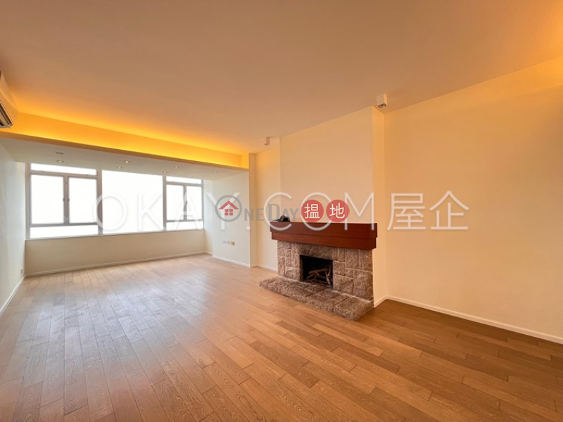 Luxurious 2 bedroom with parking | For Sale | Vivian Court 瑞燕大廈 Sales Listings