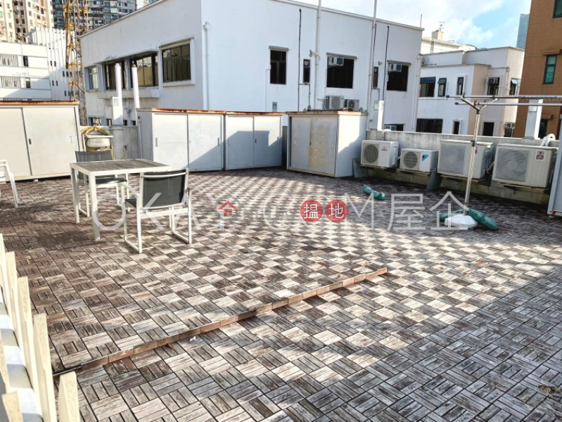 HK$ 1,450萬-愉園-灣仔區3房2廁,實用率高,極高層,連車位愉園出售單位