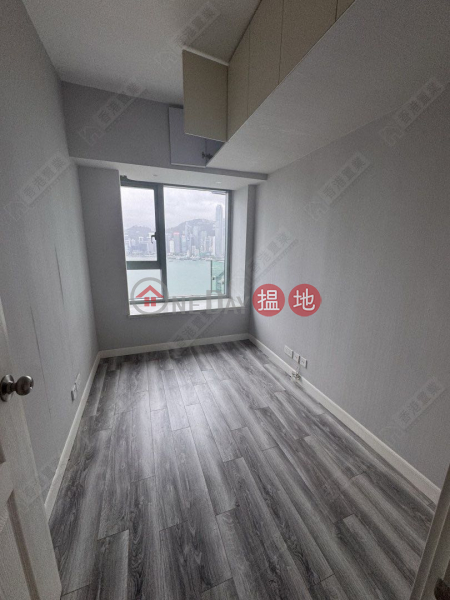 HK$ 45M The Harbourside Tower 1, Yau Tsim Mong, Three bedrooms and one apartment in The Harbourside