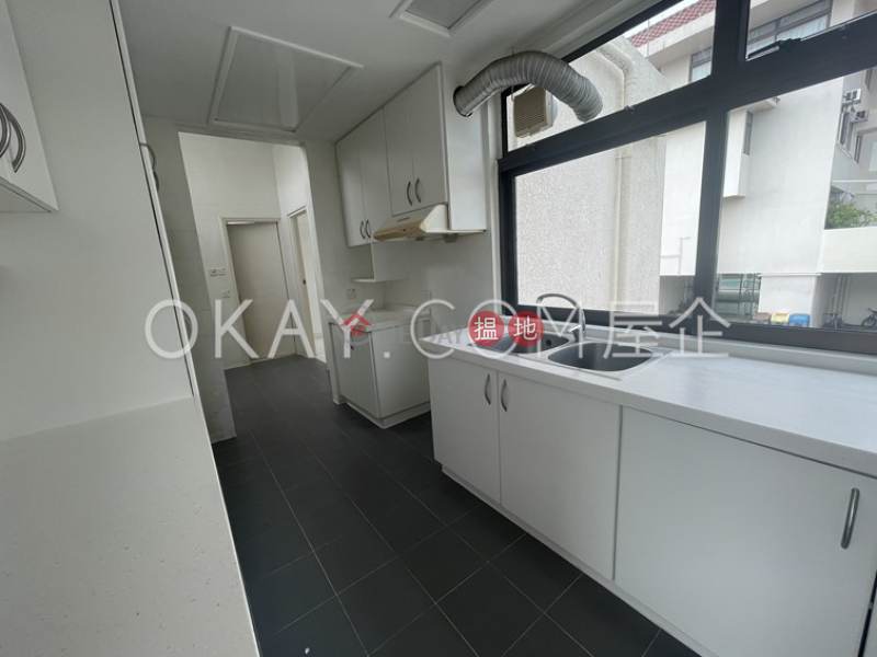 Efficient 4 bedroom with rooftop & parking | Rental | House A1 Stanley Knoll 赤柱山莊A1座 Rental Listings