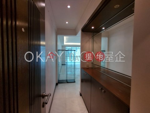 Nicely kept 3 bedroom with parking | Rental | HILLSEA COURT 匯山園 _0