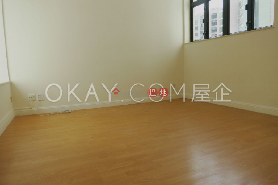 HK$ 35,000/ month, Scenecliff | Western District Unique 3 bedroom on high floor with parking | Rental