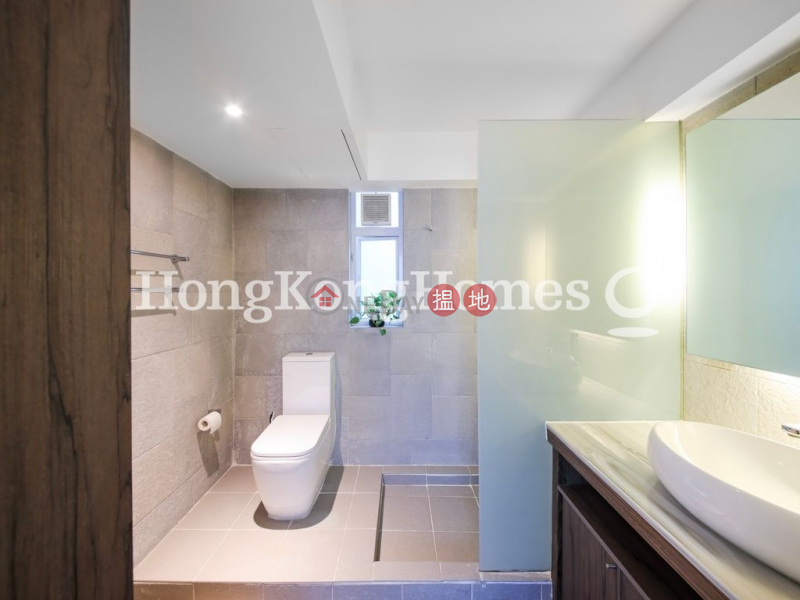 Studio Unit for Rent at Tung Hing Building 129-135 Johnston Road | Wan Chai District | Hong Kong | Rental | HK$ 26,500/ month