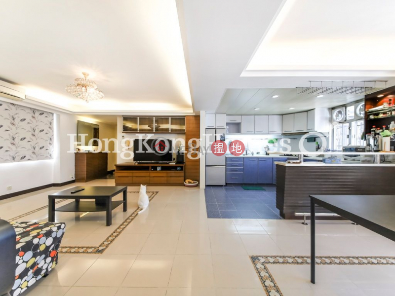 3 Bedroom Family Unit for Rent at Wing Cheung Court 37-47 Bonham Road | Western District Hong Kong, Rental | HK$ 45,000/ month