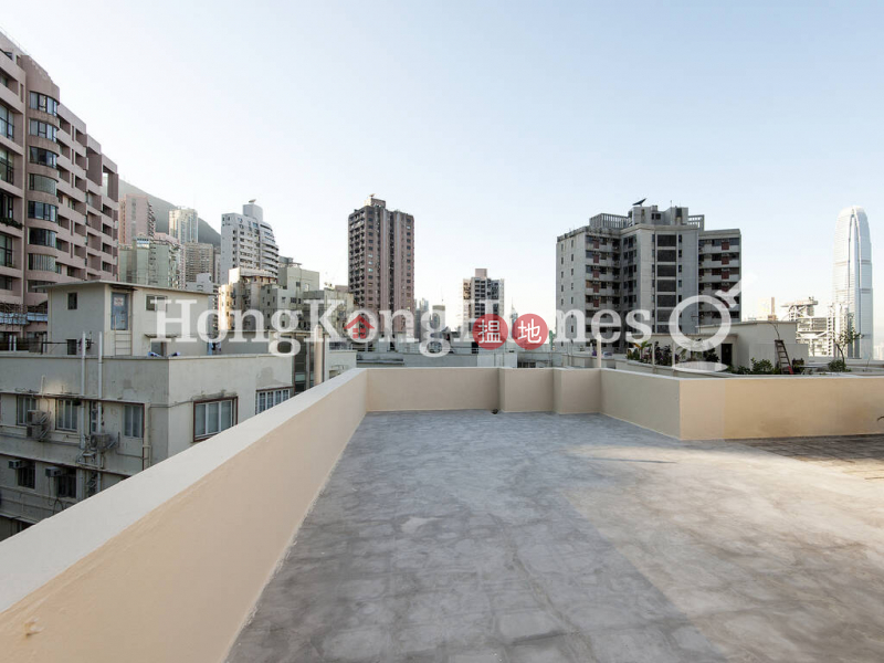 Property Search Hong Kong | OneDay | Residential | Rental Listings | 3 Bedroom Family Unit for Rent at Pak Fai Mansion