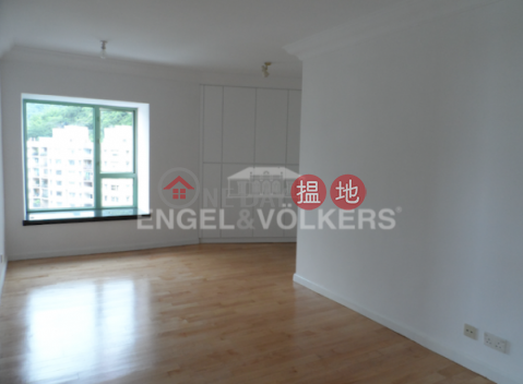 3 Bedroom Family Flat for Sale in Wan Chai | Royal Court 皇朝閣 _0
