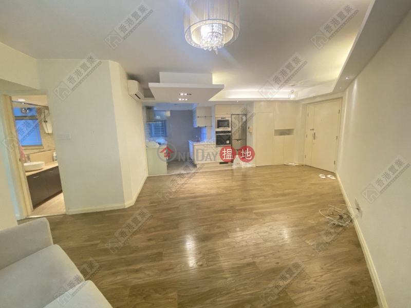 Property Search Hong Kong | OneDay | Residential, Sales Listings, Three bedrooms and one apartment in The Waterfront