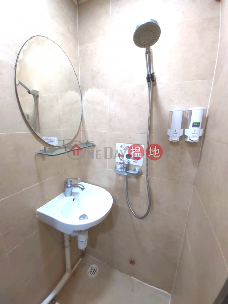 HK$ 5,000/ month | 92-94 Hak Po Street | Yau Tsim Mong Superior independent suite, condo with elevator,no commission