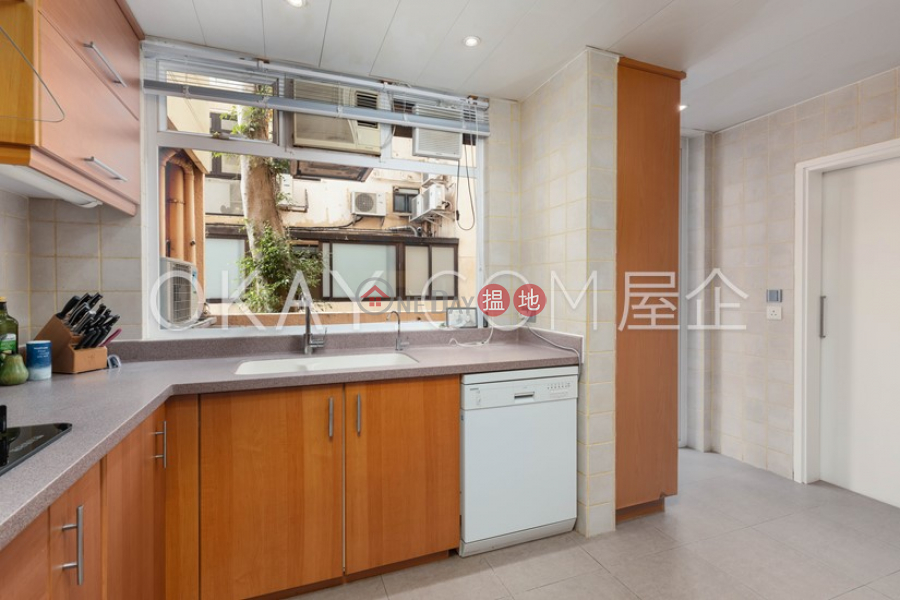 HK$ 19M | Phase 1 Beach Village, 9 Seabee Lane | Lantau Island | Efficient 3 bedroom in Discovery Bay | For Sale