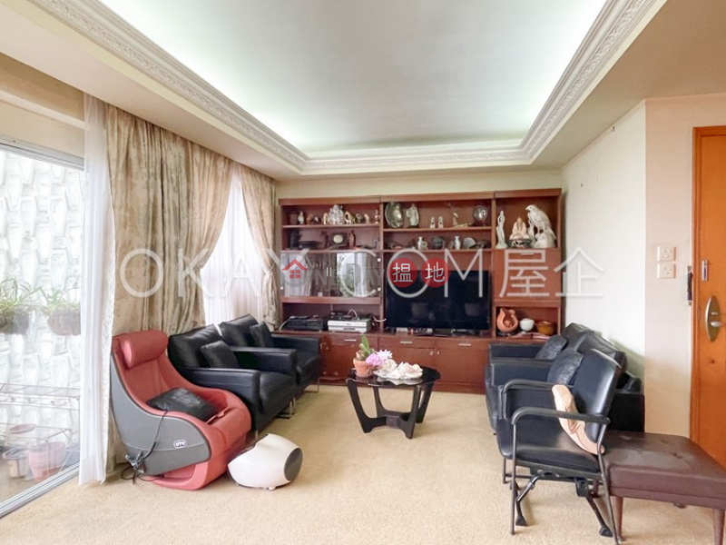 HK$ 35M, Pokfulam Peak, Western District | Efficient 3 bed on high floor with rooftop & balcony | For Sale