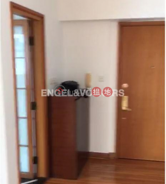 Property Search Hong Kong | OneDay | Residential | Rental Listings | 3 Bedroom Family Flat for Rent in Shek Tong Tsui