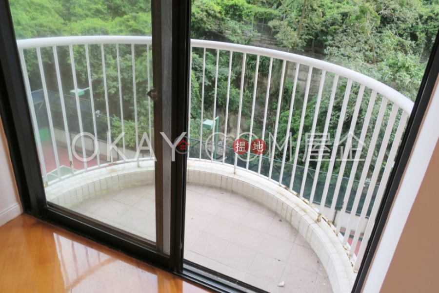HK$ 18.3M, Scenecliff Western District Elegant 3 bedroom with balcony & parking | For Sale