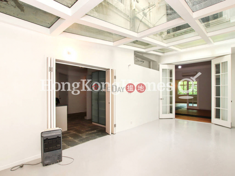 Property Search Hong Kong | OneDay | Residential Rental Listings, 3 Bedroom Family Unit for Rent at 51-53 Blue Pool Road