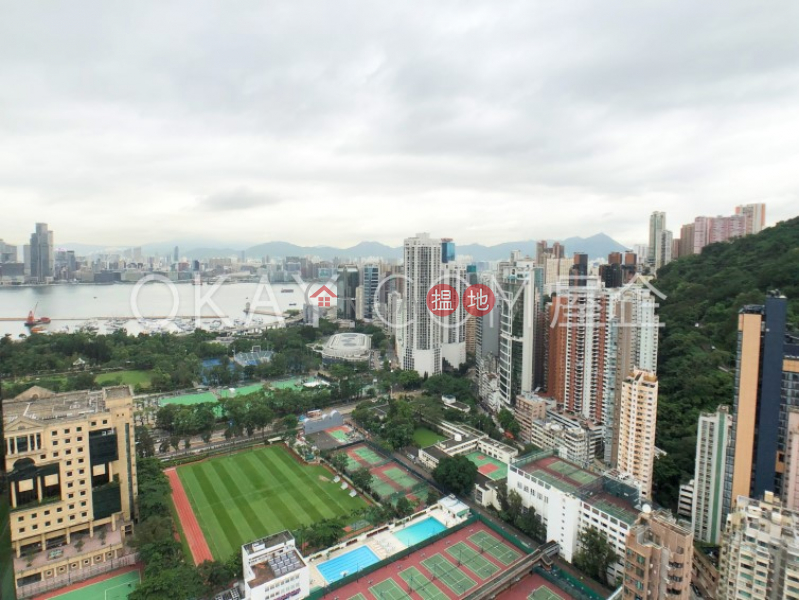 HK$ 25,000/ month Jones Hive, Wan Chai District | Generous 1 bed on high floor with sea views & balcony | Rental