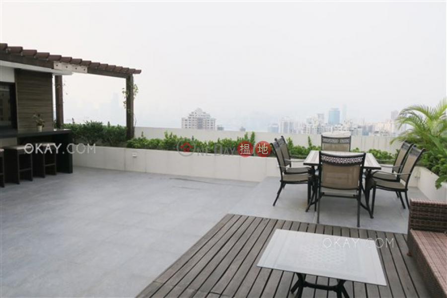 HK$ 72,000/ month, Park Garden Wan Chai District, Luxurious 3 bed on high floor with sea views & rooftop | Rental