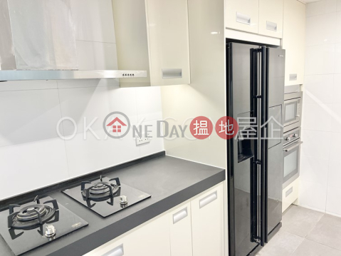Rare house with terrace & parking | For Sale | Las Pinadas 松濤苑 _0