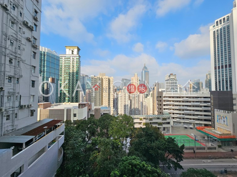 3房2廁,實用率高,連車位,露台萬俊花園出租單位|萬俊花園(Mannie Garden)出租樓盤 (OKAY-R41784)