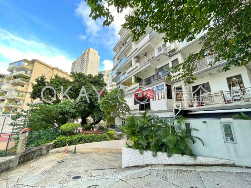 Efficient 3 bedroom on high floor with parking | For Sale | Pak Fai Mansion 百輝大廈 Sales Listings
