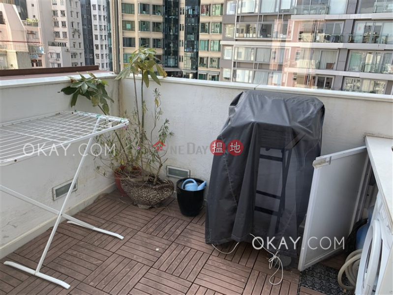 HK$ 25,000/ month Ying Fai Court, Western District | Tasteful 1 bedroom on high floor with terrace | Rental