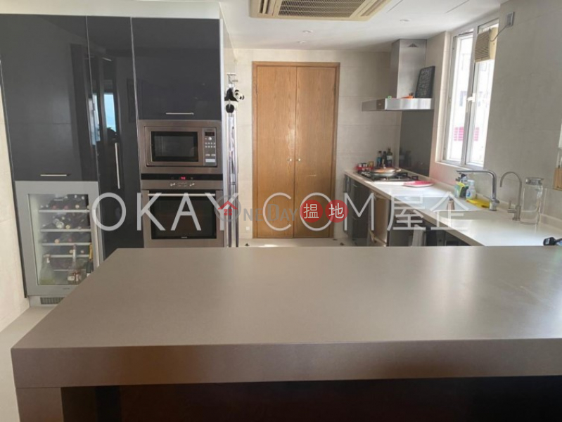 Efficient 3 bedroom with balcony & parking | Rental | POKFULAM COURT, 94Pok Fu Lam Road 碧林閣 Rental Listings