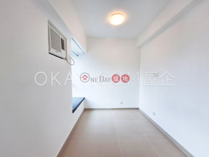 HK$ 13.88M | Royal Court, Wan Chai District | Nicely kept 2 bedroom on high floor | For Sale