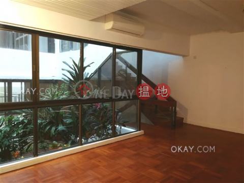 Stylish house with sea views & parking | Rental | 230 Ah Kung Wan Road 亞公灣路230號 _0