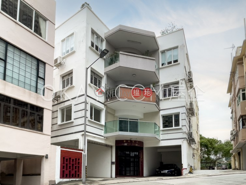 HK$ 50M, Royal Villa | Wan Chai District, Gorgeous 4 bedroom with balcony & parking | For Sale