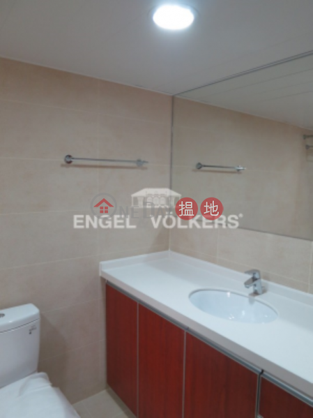 HK$ 60,000/ month Yukon Court Western District, 3 Bedroom Family Flat for Rent in Mid Levels West