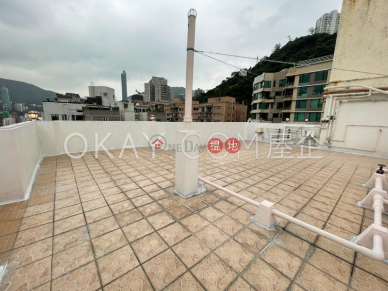 Rare penthouse with racecourse views, rooftop | For Sale | Beverly Court 嘉美閣 Sales Listings
