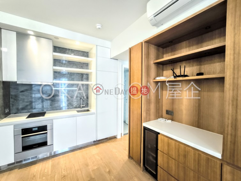 HK$ 43,000/ month Resiglow, Wan Chai District, Stylish 2 bedroom with balcony | Rental