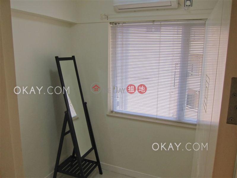 HK$ 27,000/ month, 1-3 Sing Woo Road, Wan Chai District | Lovely 2 bed on high floor with racecourse views | Rental