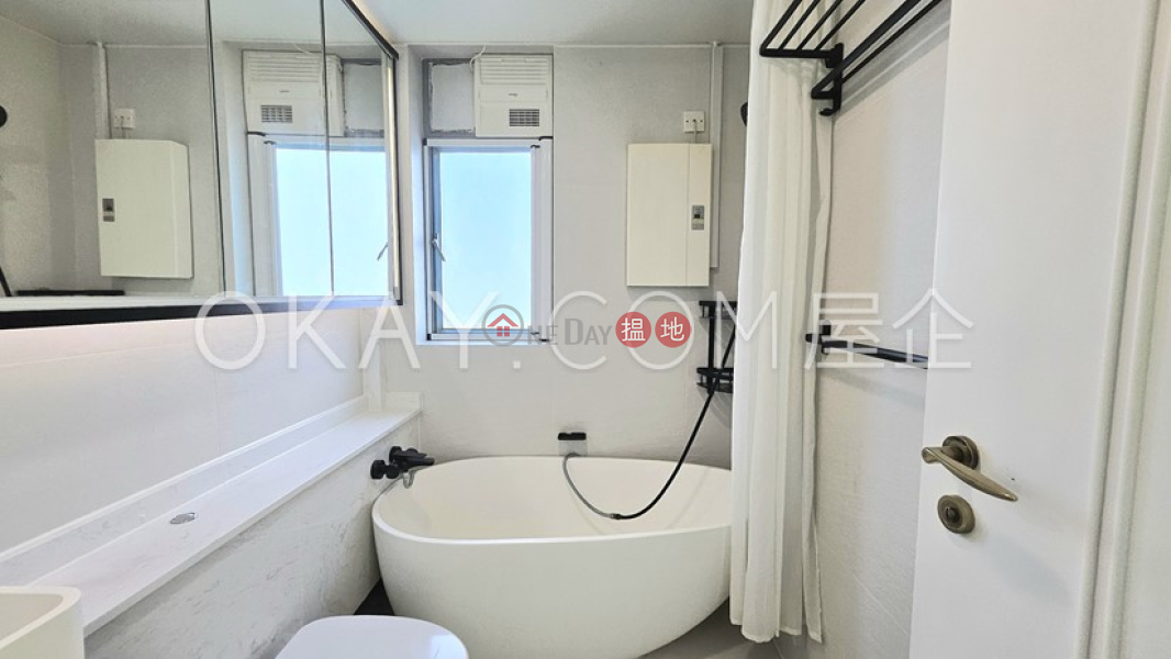 Gorgeous 2 bed on high floor with sea views & balcony | Rental 2 Park Road | Western District | Hong Kong Rental HK$ 40,000/ month