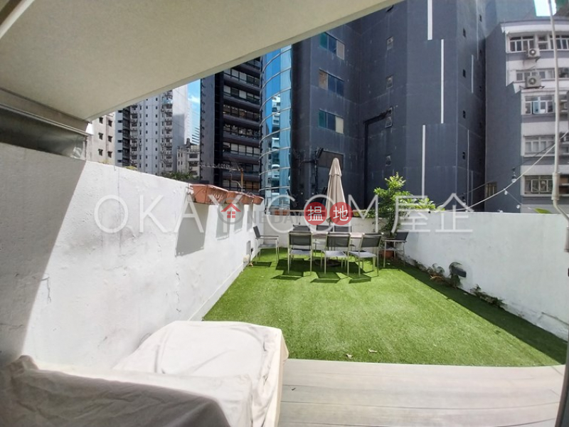 Elegant 1 bedroom on high floor with rooftop | Rental | 59-61 Wellington Street 威靈頓街59-61號 Rental Listings