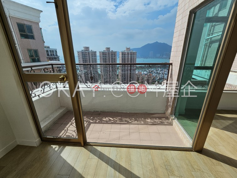 HK$ 38,000/ month | Hong Kong Gold Coast Block 12, Tuen Mun | Nicely kept 3 bed on high floor with rooftop & balcony | Rental