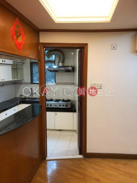 HK$ 19M BEACON HILL COURT Kowloon City | Luxurious 4 bedroom with balcony & parking | For Sale