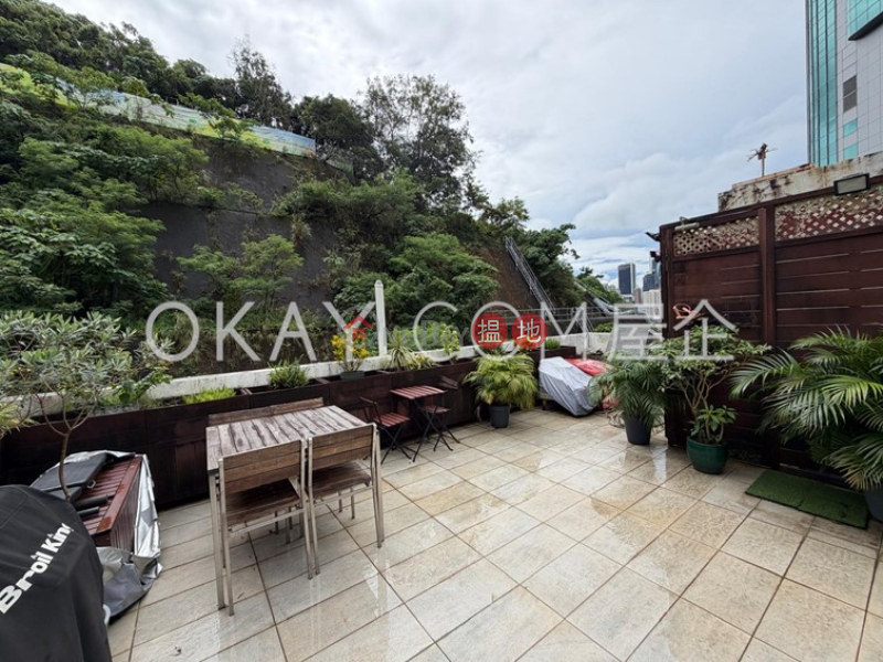 Popular 2 bedroom on high floor with rooftop | For Sale | Shung Ming Court 崇明閣 Sales Listings