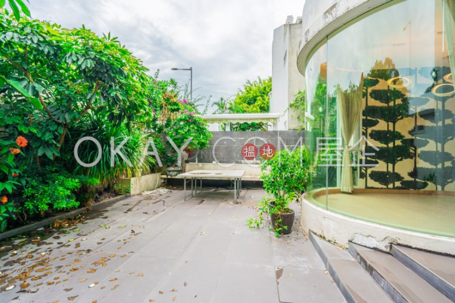 Lovely house with balcony & parking | For Sale | Windsor Park Phase 2 Block 1 寶柏苑2期1座 Sales Listings