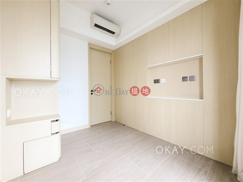 2房1廁,實用率高,極高層,星級會所本舍出租單位18堅道 | 西區香港出租HK$ 37,000/ 月