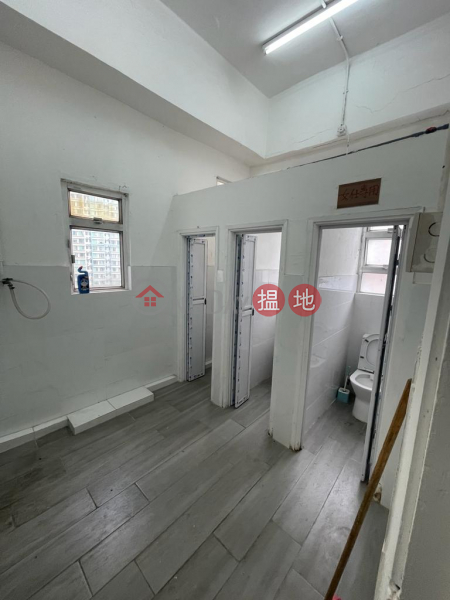 Tsuen Wan Ming Wah Industrial Building: Suitable For Both Office And Warehouse, Clean Inside Toilet 49 Wang Lung Street | Tsuen Wan Hong Kong | Rental HK$ 34,000/ month