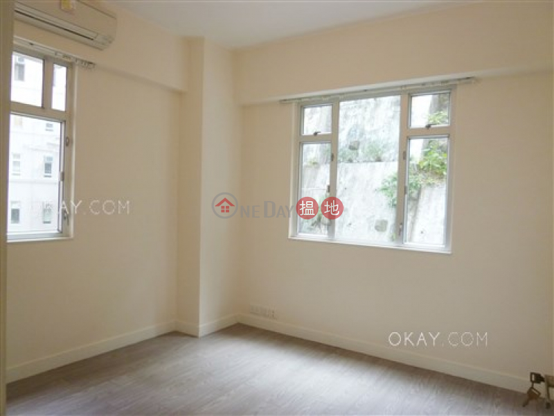 Efficient 3 bedroom with parking | For Sale | Monticello 滿峰台 Sales Listings
