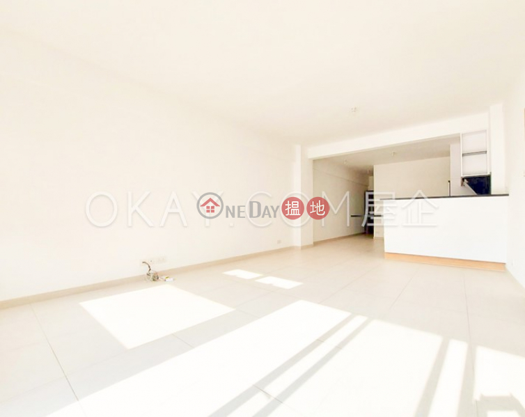 HK$ 58,000/ month Arts Mansion Wan Chai District Efficient 3 bedroom with racecourse views & balcony | Rental